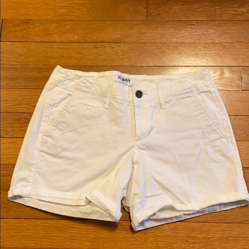 White Old Navy shorts